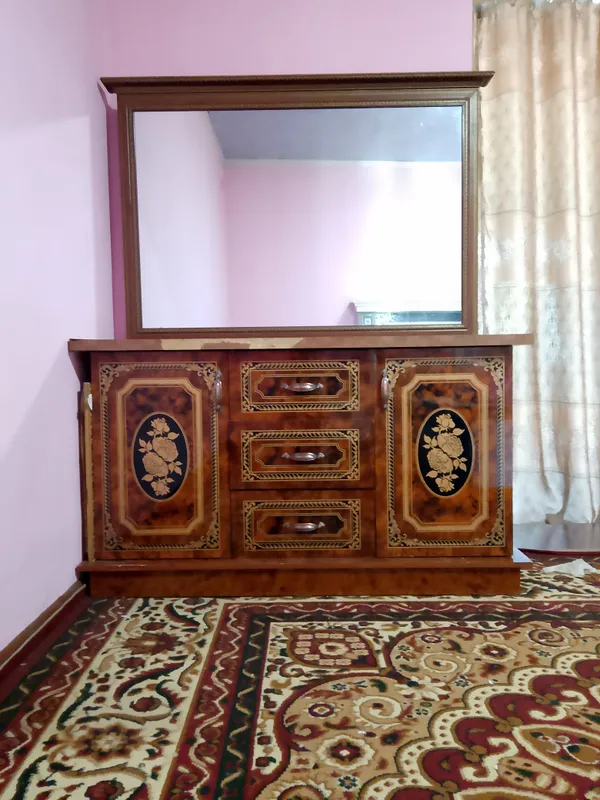 tirmo ozgina qirilgan joyi bor holati yaxshi tirmo ozgina qirilgan joyi bor holati yaxshi