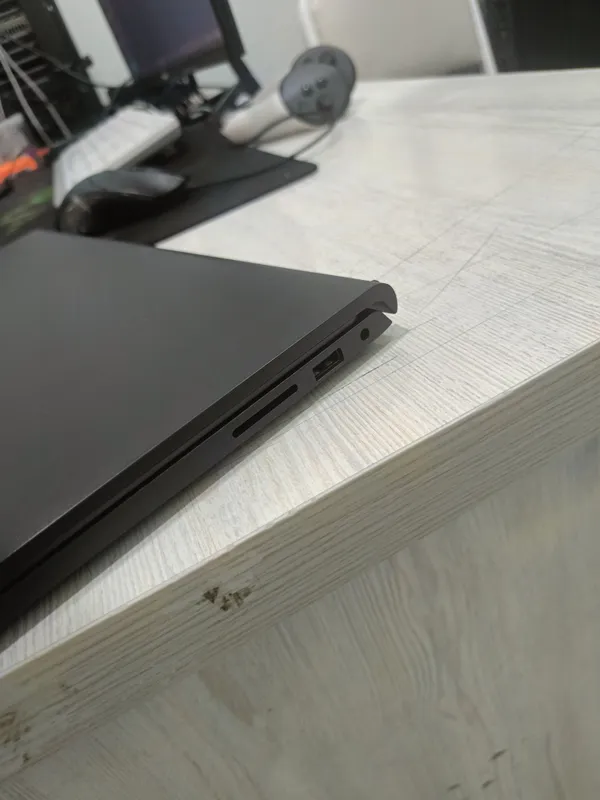 DELL 3