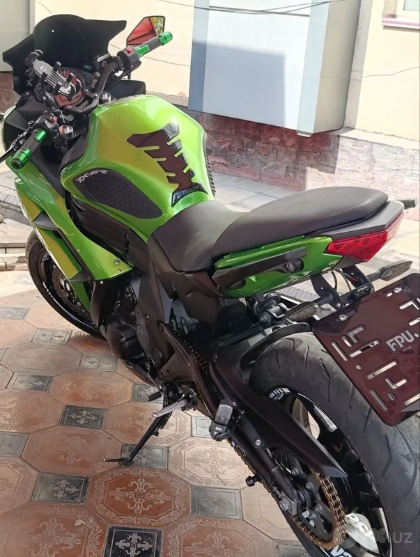 Правильно: Продаётся мотоцикл Kawasaki ER-6F. 6 Правильно: Продаётся мотоцикл Kawasaki ER-6F. 6