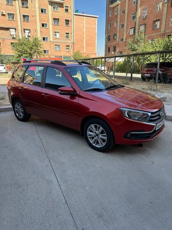 Продаю lada granta universal