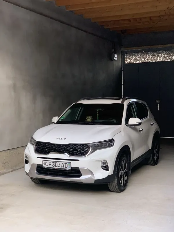 Kia Sonet 2025 A/T 17,500 km