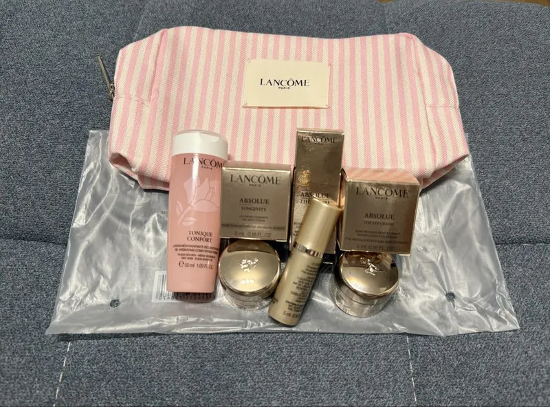 Набор от Lancome с косметичкой