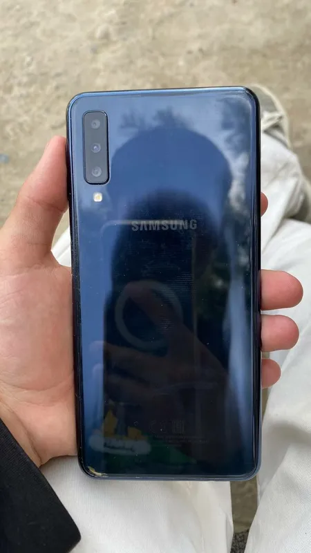 Samsung galaxy A7 srochna!!