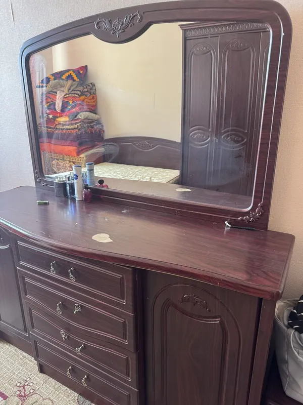 Mebel satiladi spalnoy baxasi kelisimli 3