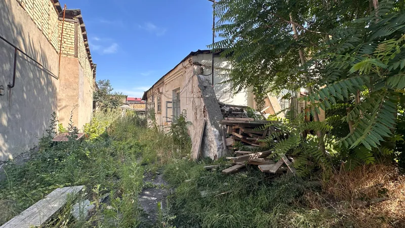 Продаётся земельный участок в центре города 2 Продаётся земельный участок в центре города 2