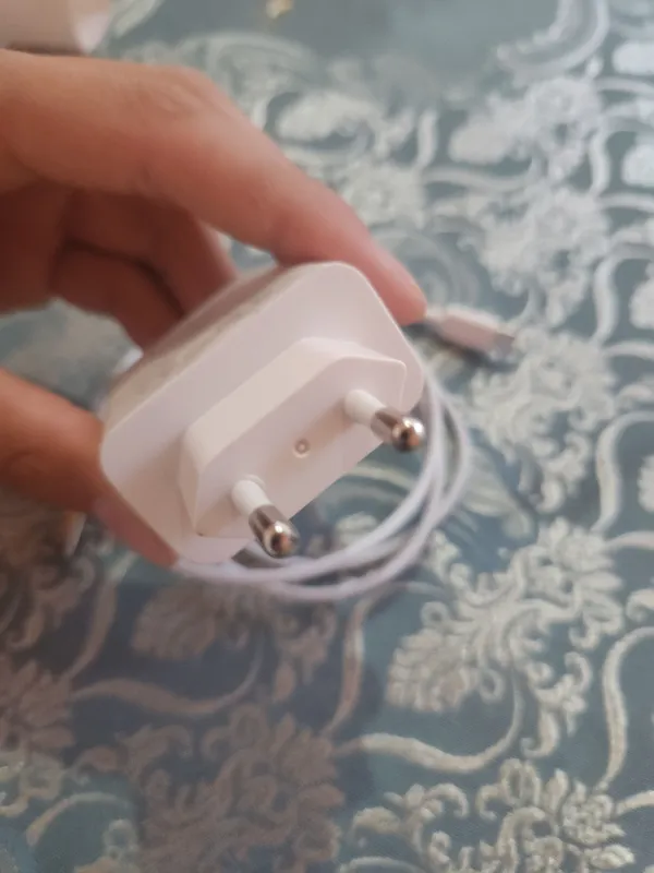 honor uchun 66 w super charge , holati yangi 3 honor uchun 66 w super charge , holati yangi 3
