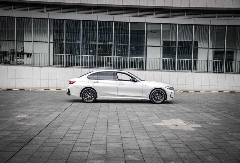 BMW 3 Series 330Li M Sport Night Package — фото 6