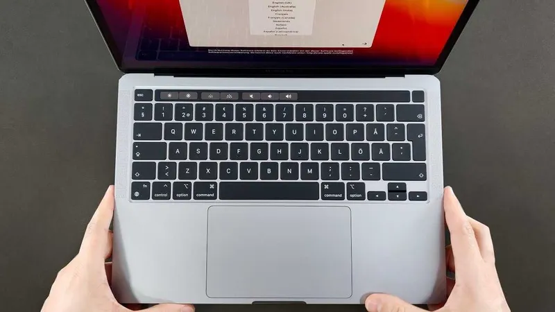 iCloud zapchast ! Macbook Pro M1 2020