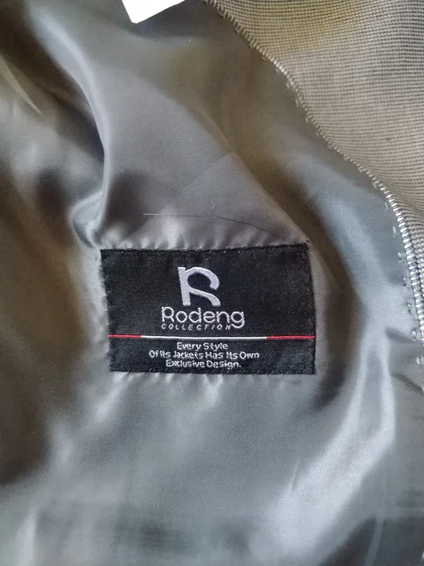 Продаётся новый костюм-брюки 3 Продаётся новый костюм-брюки 3
