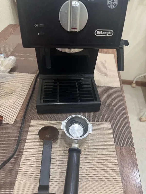 Продам кофе машину Delonghi Продам кофе машину Delonghi