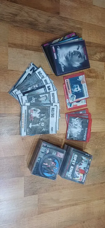 Коллекция дисков DVD и CD — фото 2