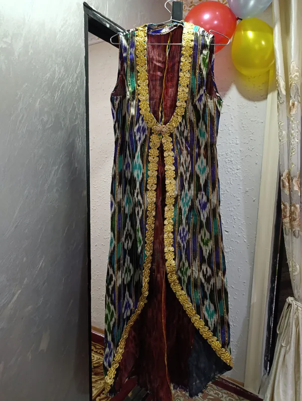 Ayollar kiyimi Ansambl 2ta choponi bor, 700 ming 2 Ayollar kiyimi Ansambl 2ta choponi bor, 700 ming 2
