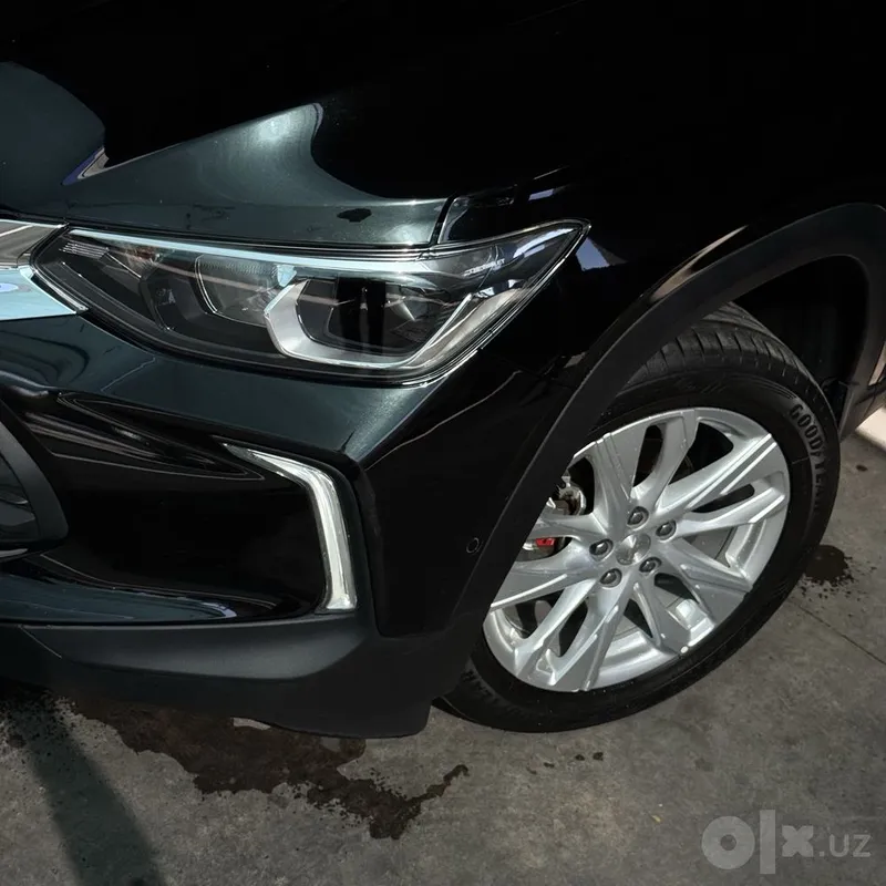 Tracker LTZ 2023 Qora Toza 4 Tracker LTZ 2023 Qora Toza 4