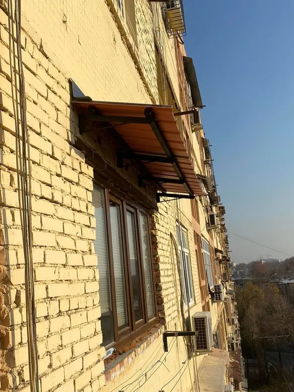 Устанавливаем козырьки и бельевые ролики в Ташкенте! — фото 3
