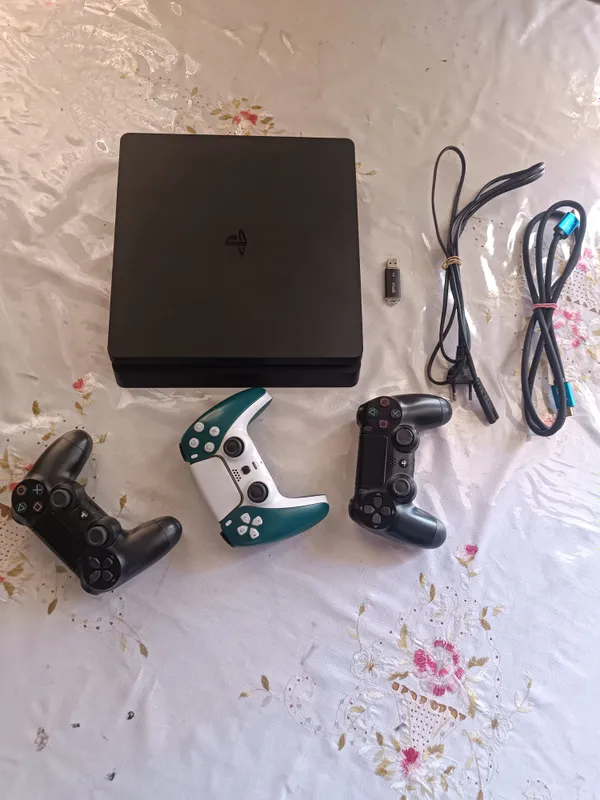 Playstation 4slim 2 Playstation 4slim 2