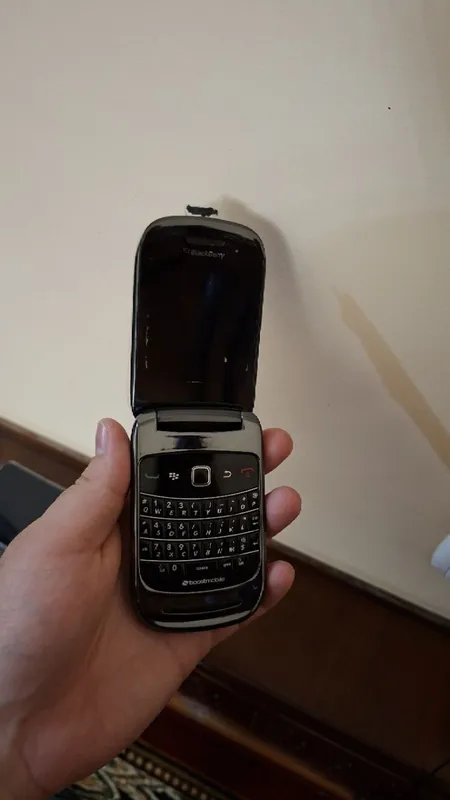 Black Berry 9670 1 Black Berry 9670 1