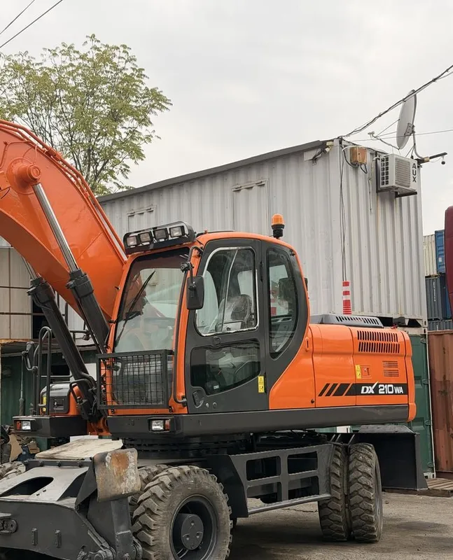 Doosan 210 экскаватор 6 Doosan 210 экскаватор 6