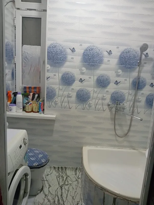 Продам 3-комнатный квартиру в телеграфе на 2- этаже 4 Продам 3-комнатный квартиру в телеграфе на 2- этаже 4