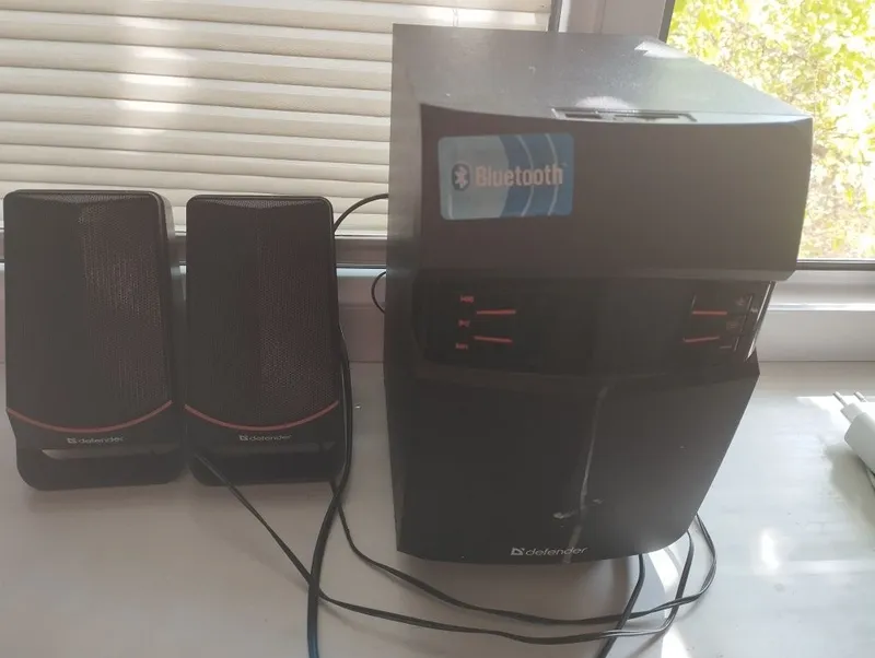 сабвуфер.модел defender x181.блютуз.радио все работает
