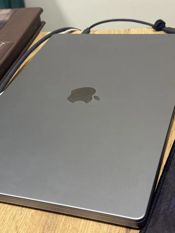 Macbook 16” M2 Max