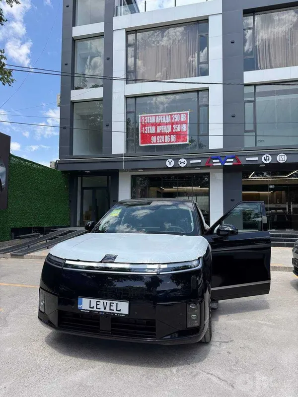 Xpeng GX, гибрид, полная комплектация 1 Xpeng GX, гибрид, полная комплектация 1