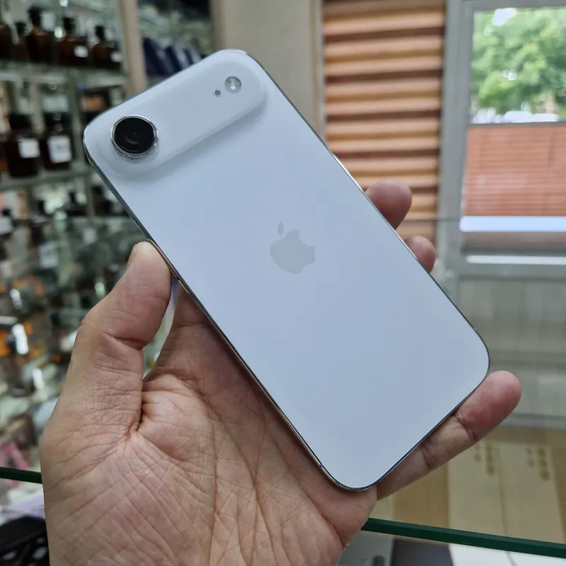 iPhone 17 Air LL/A 1 iPhone 17 Air LL/A 1