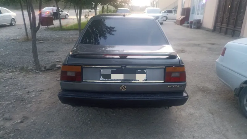 Volsvagen Jetta, 1988 yil ishlab chiqarilgan, begzin-gaz holati oʻrta 2 Volsvagen Jetta, 1988 yil ishlab chiqarilgan, begzin-gaz holati oʻrta 2