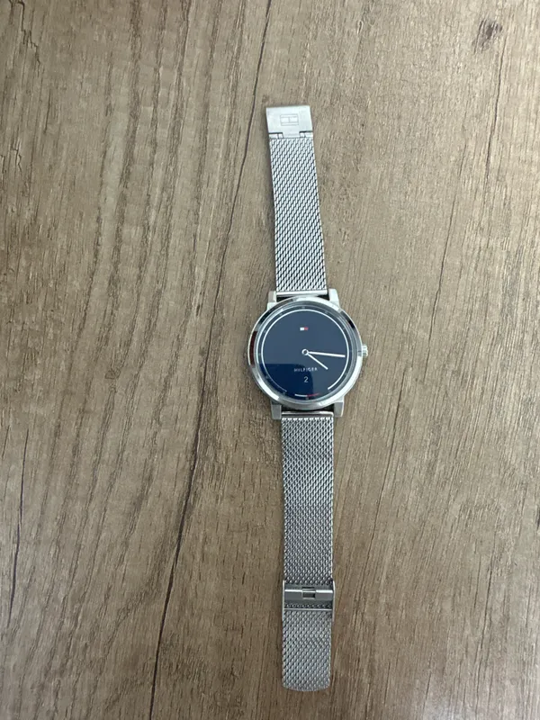 Soat orginal brend: tommy hilfiger 1 Soat orginal brend: tommy hilfiger 1