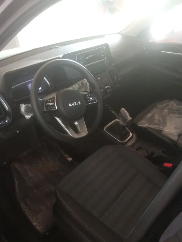 Kia Sonet 1-pozitsiya yangi 1250km yurgan mexanika