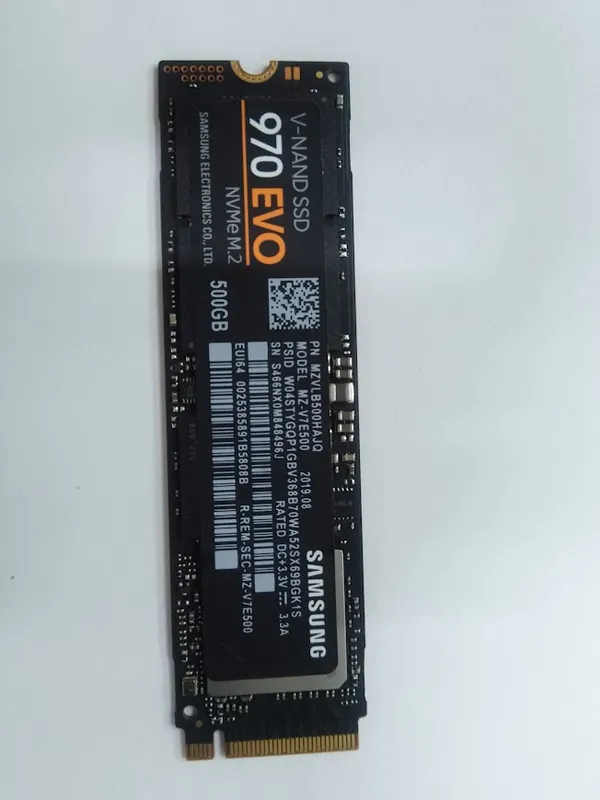 M2 NVMe, SATA
