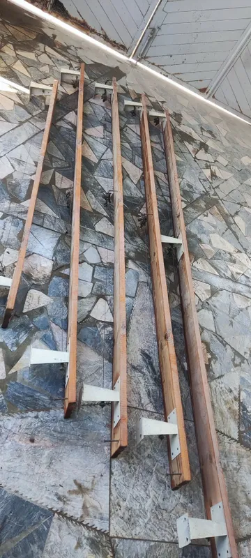 Отдам бесплатно карнизы б/у 1