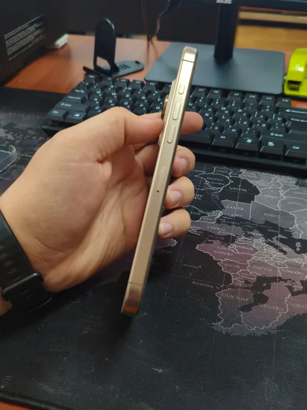 iphone 16pro max desert 4