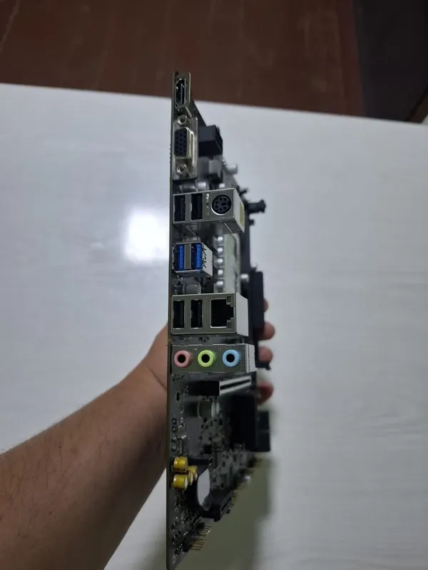 Продам материнскую плату MSi H610M-E DDR5 2 Продам материнскую плату MSi H610M-E DDR5 2
