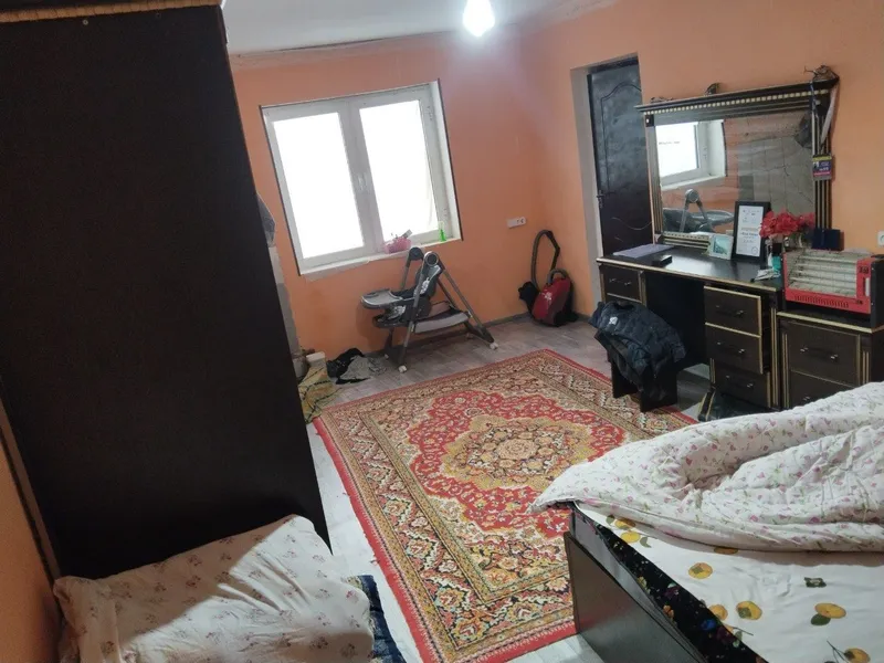 Uy sotiladi Qibray Baitqorgonda 3.5sotik 2xona. — фото 3