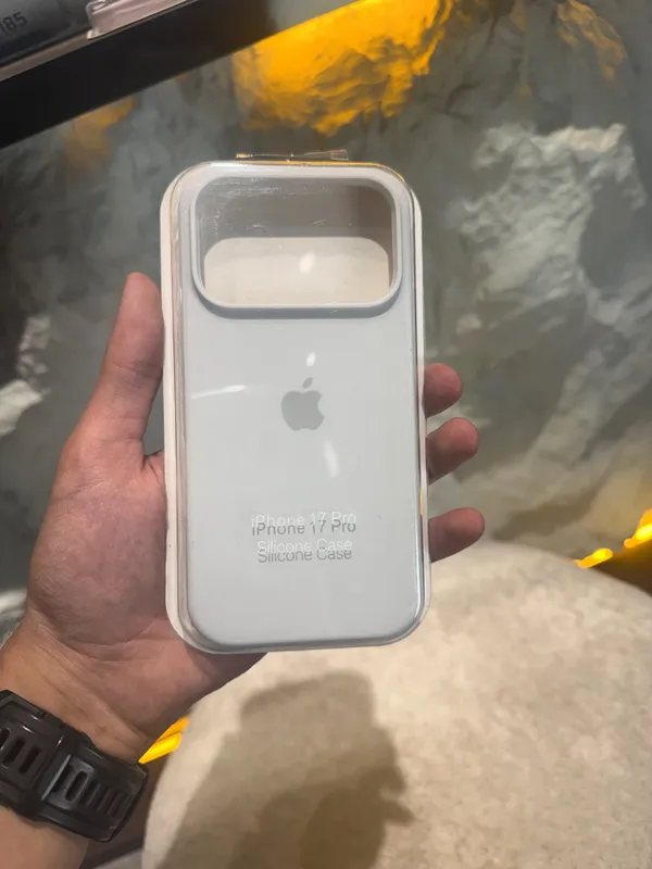 17 Pro selicone case chexol — фото 1