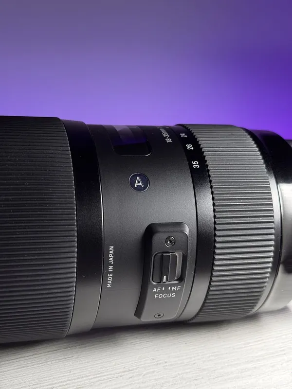 SIGMA 18-35mm F1.8 for Canon EF 3 SIGMA 18-35mm F1.8 for Canon EF 3