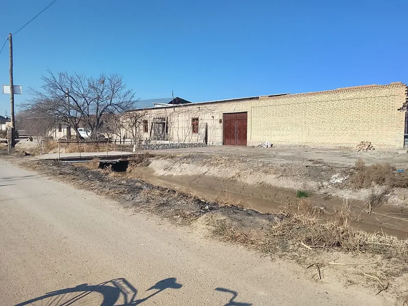 15 sotixli 8 ta xonasi bor uchastka tez va arzon narxda sotiladi — фото 1