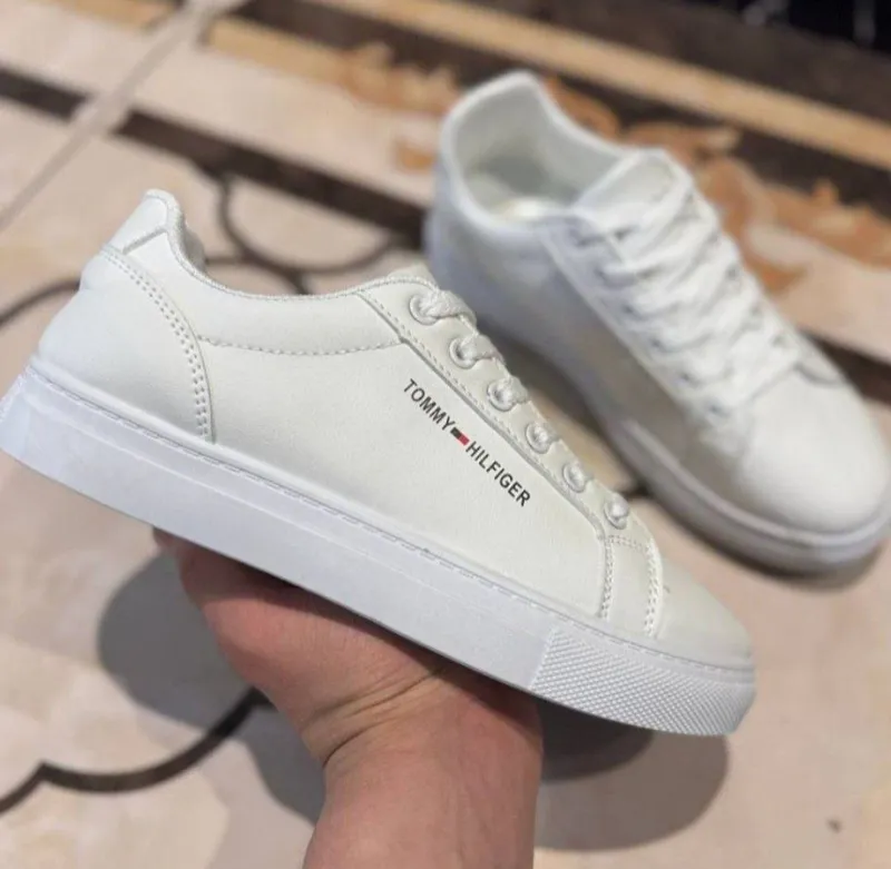 Erkaklar uchun krossovka TOMMY HILFIGER, Razmer 43 yengi — фото 1
