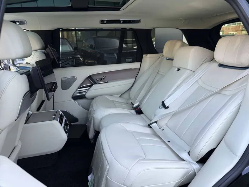 Land Rover Range Rover P530 Long exclusive 5 seats 2026 Autobiography — фото 2