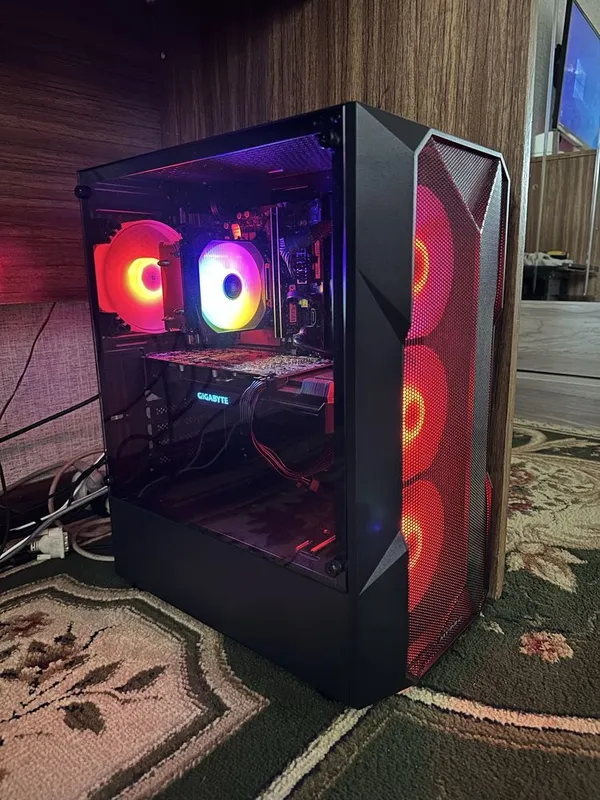 Кейс для игр и для монтажа (i3-12100F / RX 5600 XT / 16GB Кейс для игр и для монтажа (i3-12100F / RX 5600 XT / 16GB