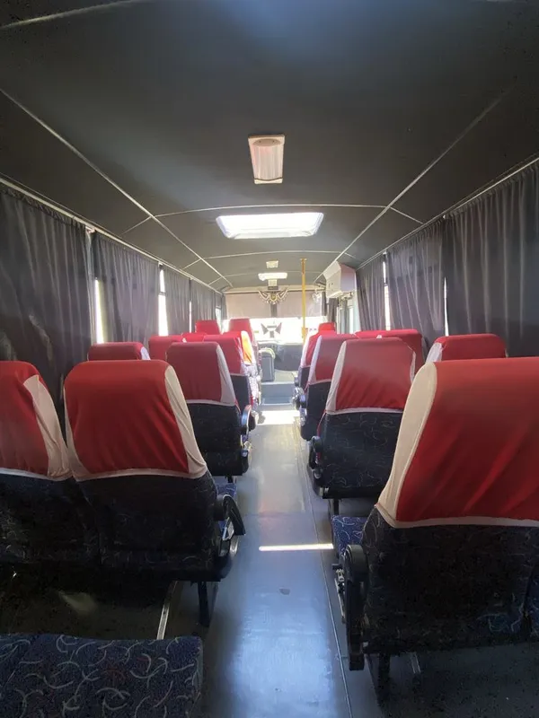 Isuzu avtobus sotiladi 7
