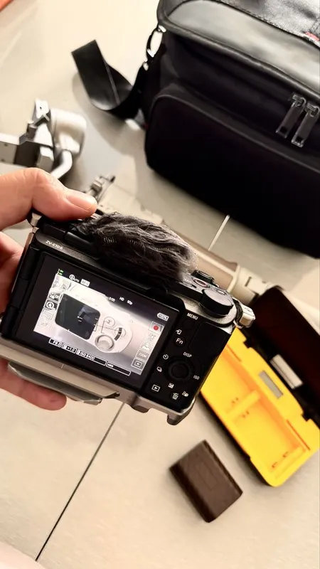 Sony zv 10 mark ii holati alo darajada 1 Sony zv 10 mark ii holati alo darajada 1