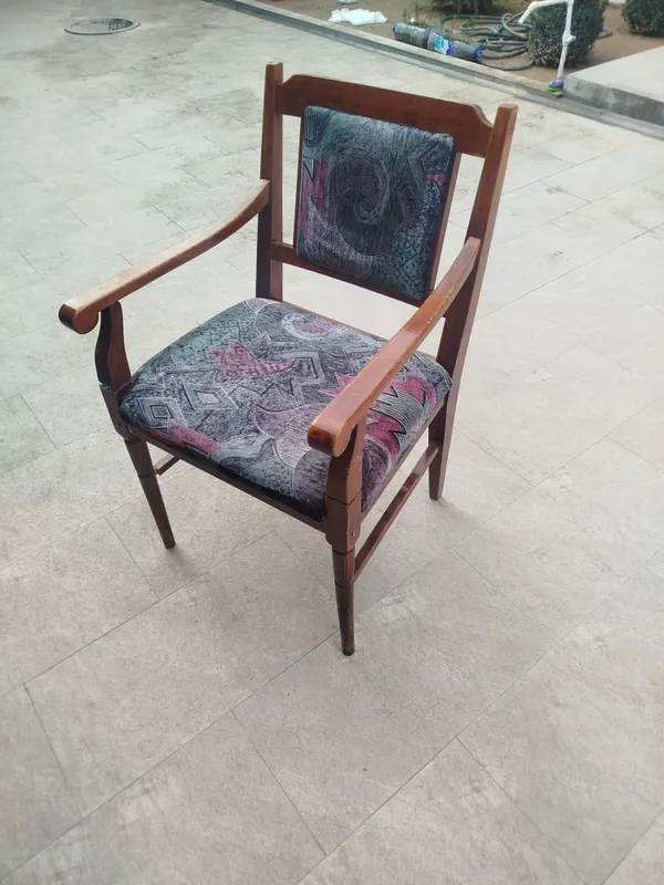 Продам старые стулья