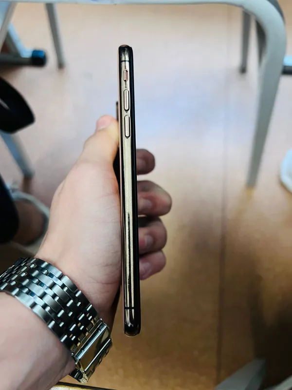 iPhone Xs LL/A 64GB 2 iPhone Xs LL/A 64GB 2