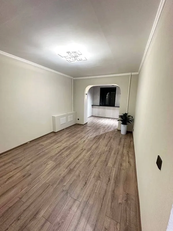 3-комнатная квартира, 68 м², 4/5, ул. Садыка Азимова (Яшнабадский район)