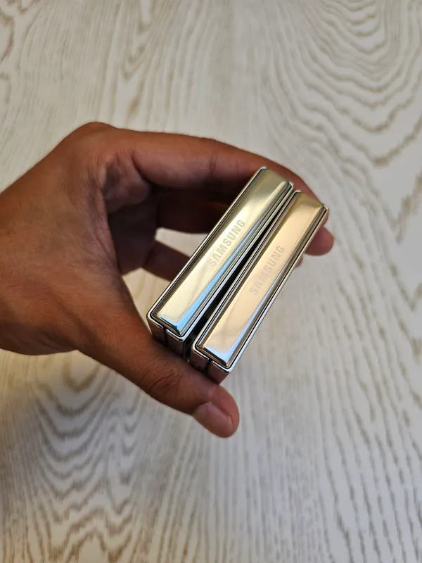 Samsung Galaxy Z Flip 5 (5G) 5 Samsung Galaxy Z Flip 5 (5G) 5