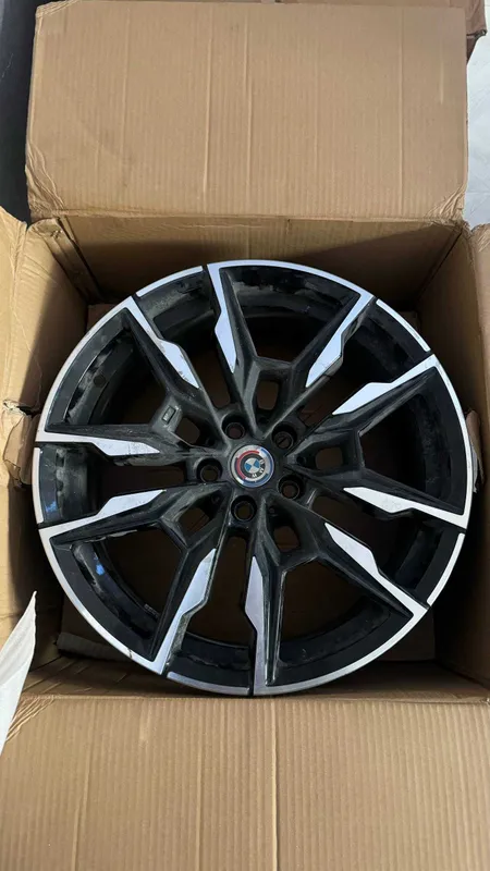 Заводские диски от bmw i4 m50, оригинал, 3шт R19 (не комплект) 1 Заводские диски от bmw i4 m50, оригинал, 3шт R19 (не комплект) 1