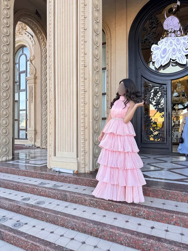 Платье в розовом цвете Платье в розовом цвете
