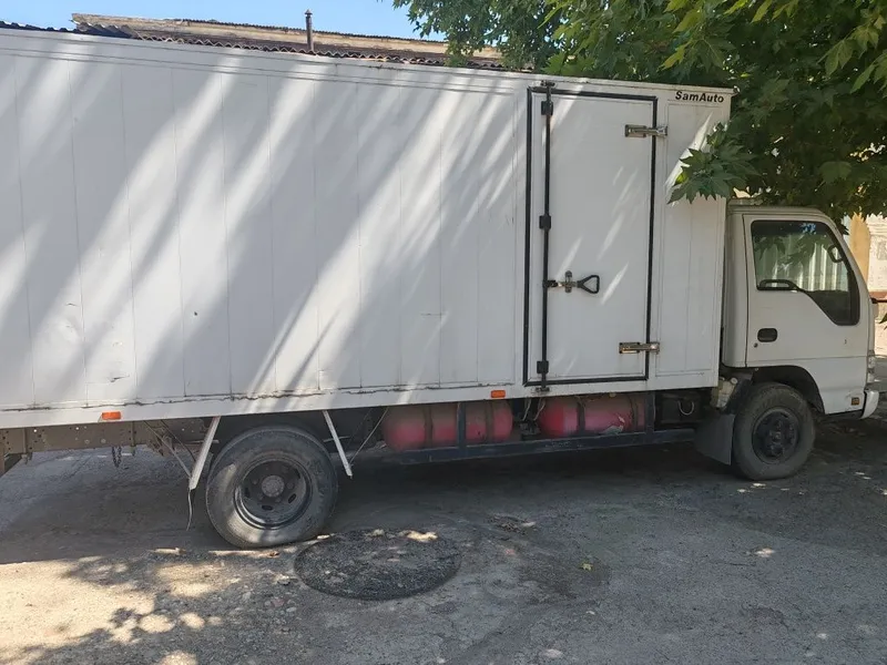 Продается автомашина ISUZU 3