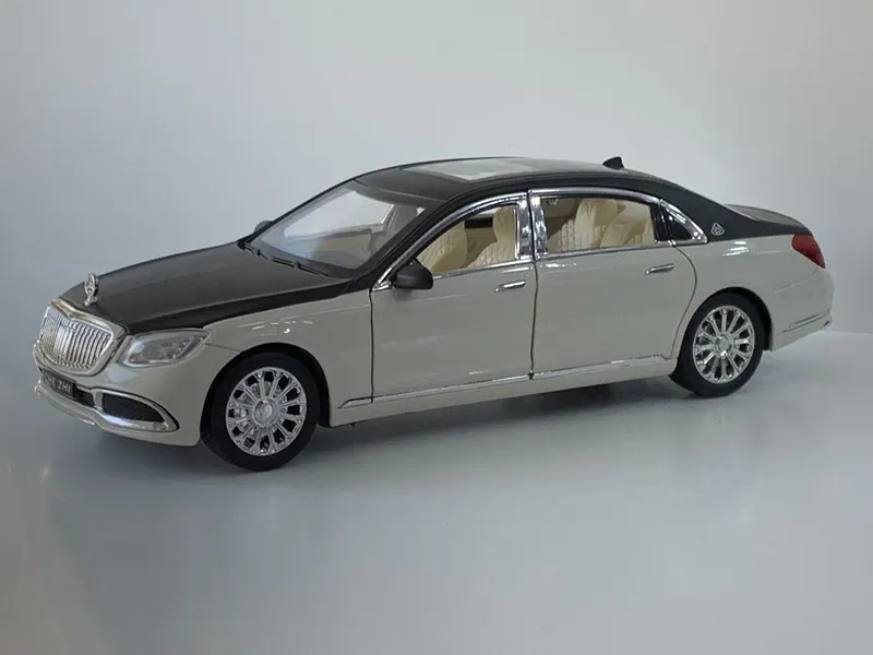 Modelka Mercedes-Benz Maybach S600 1:24 6